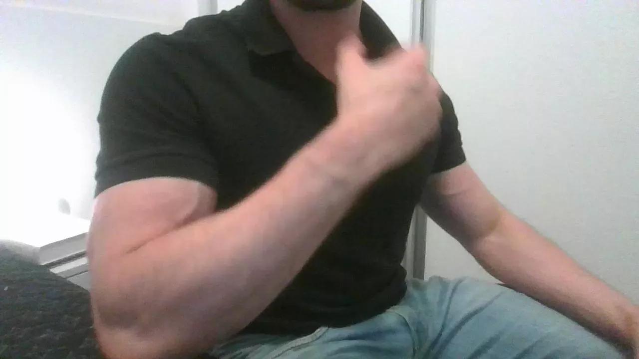 Matteozin webcams show profile image 