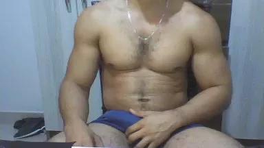 MorenoCarente webcams show profile image 