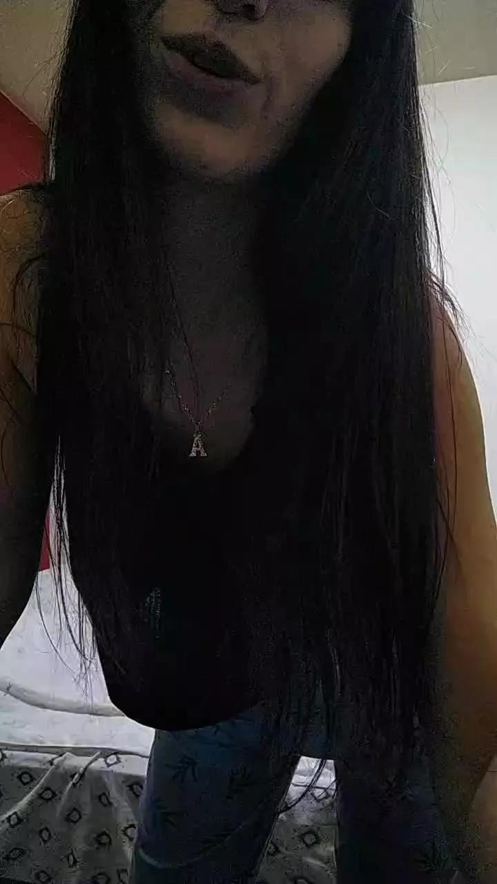 NikiiV from Cam4