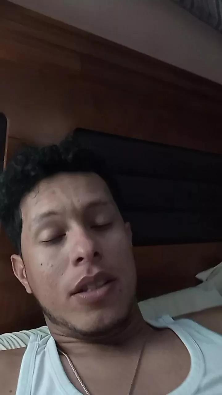 Ricardo3446 webcams show profile image 