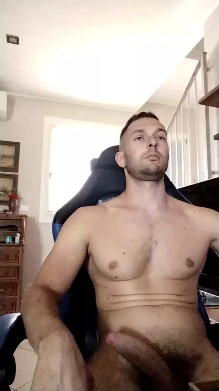riccardoyeah from Cam4