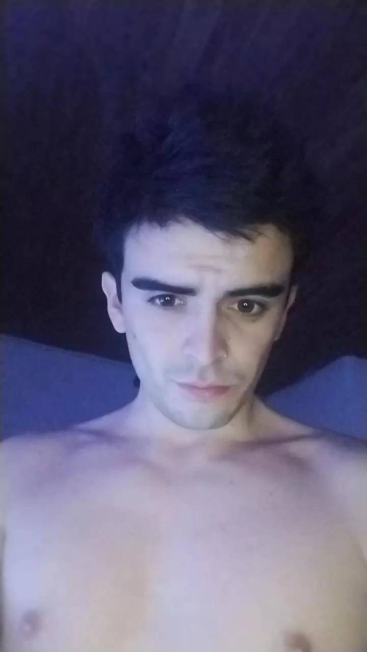 Rodrigo77719 from Cam4