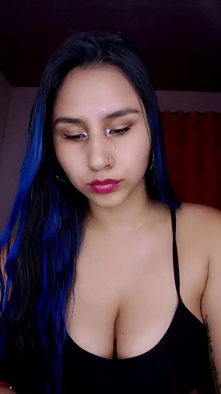 sara_jonnes from Cam4