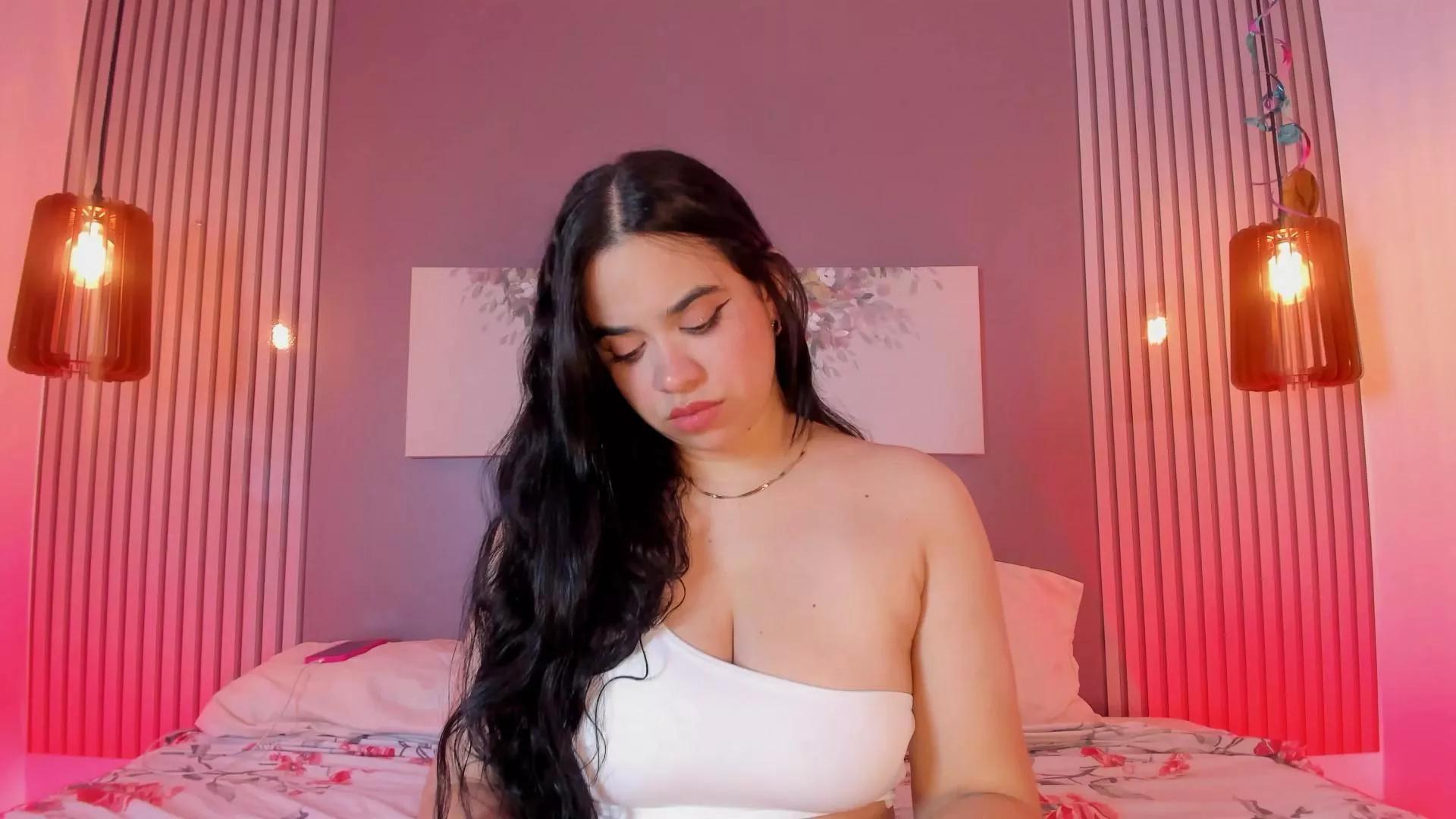 sarascoot_ from Cam4