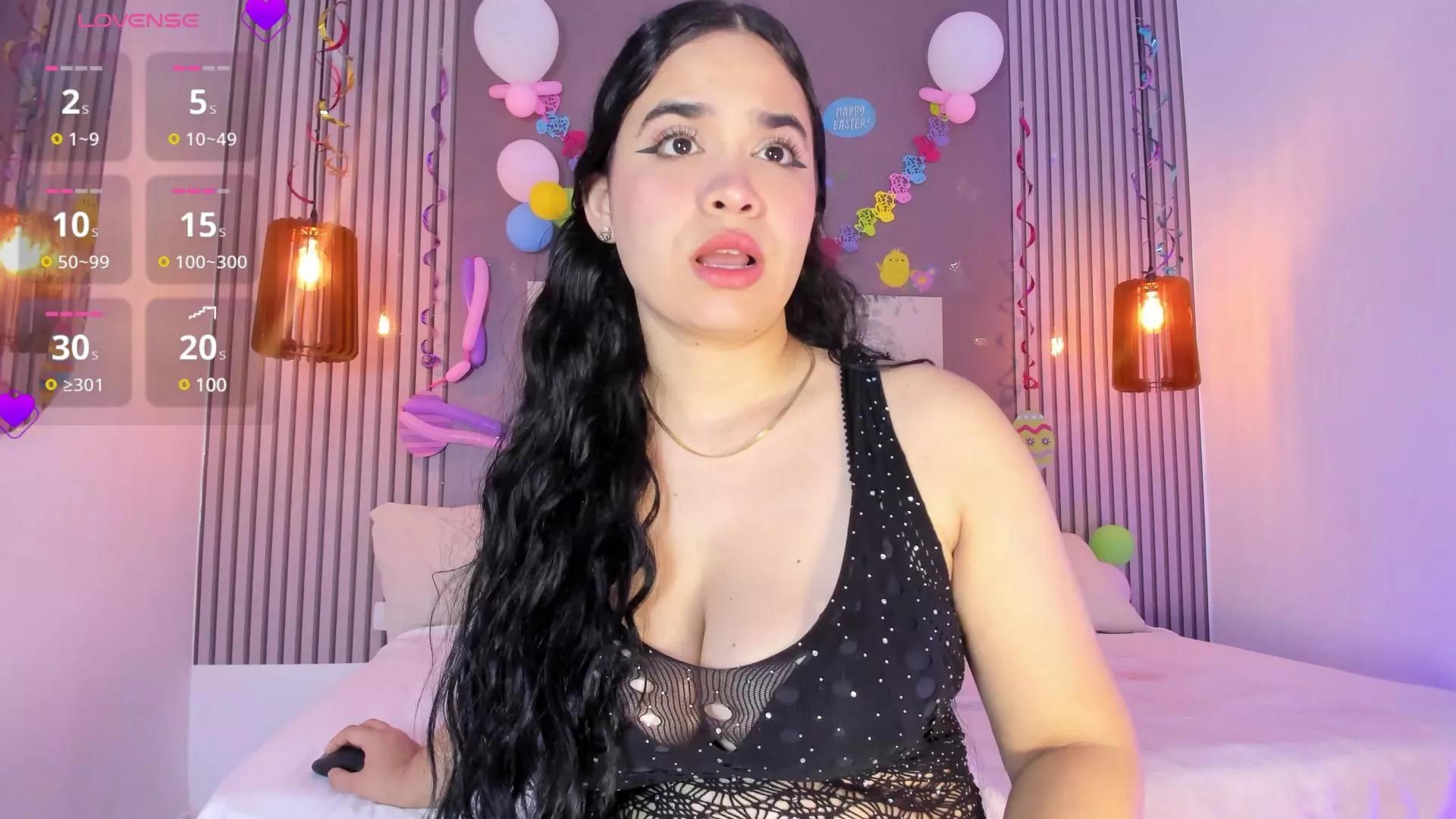 sarascoot_ from Cam4