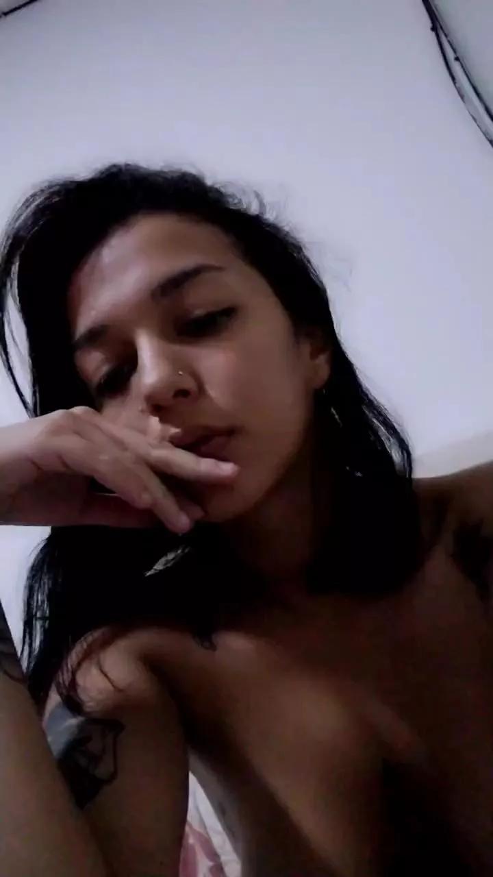 Sashmoon420 from Cam4
