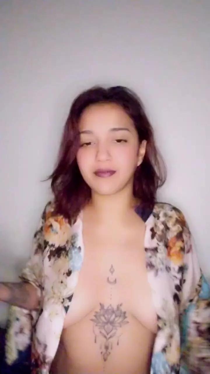 Sashmoon420 from Cam4