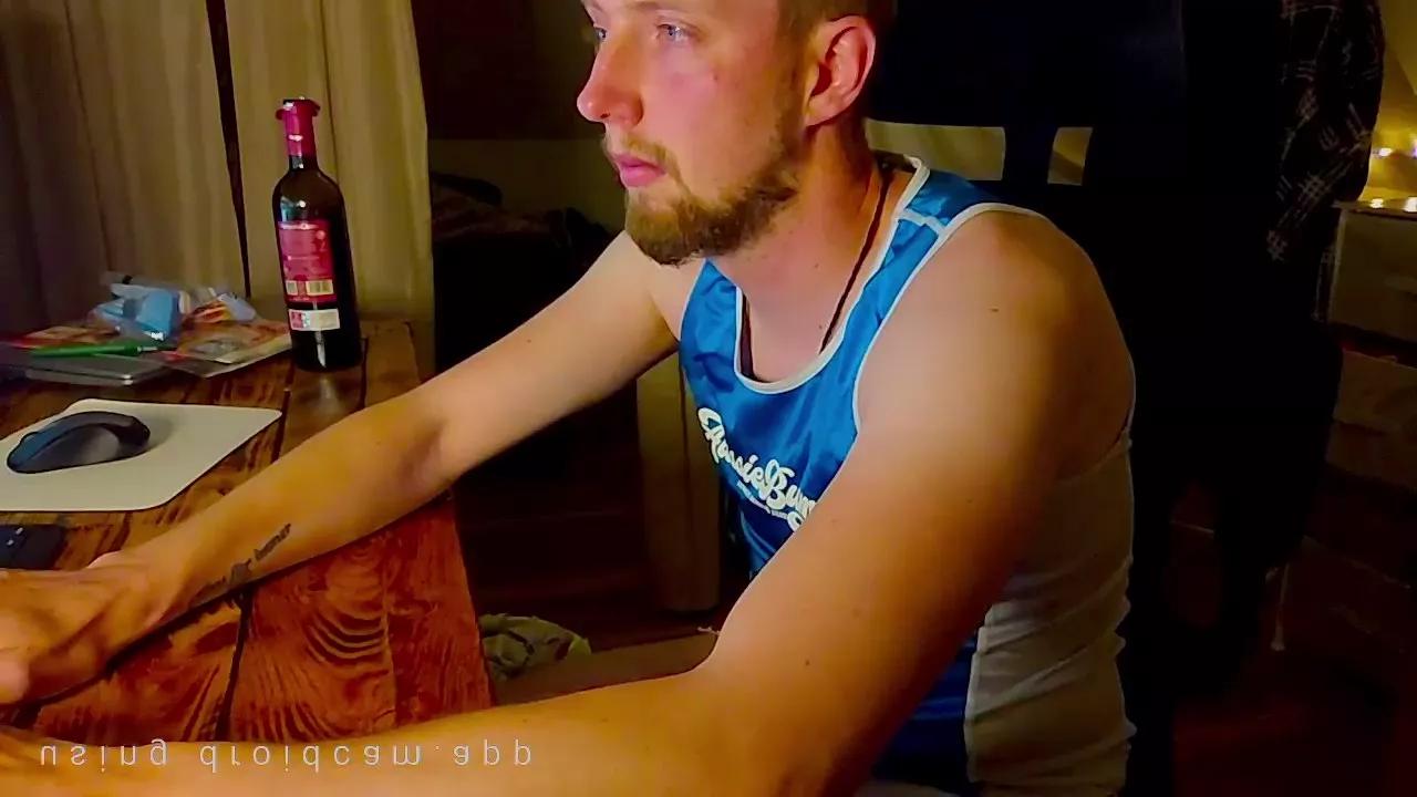 tobi_nrw1990 from Cam4