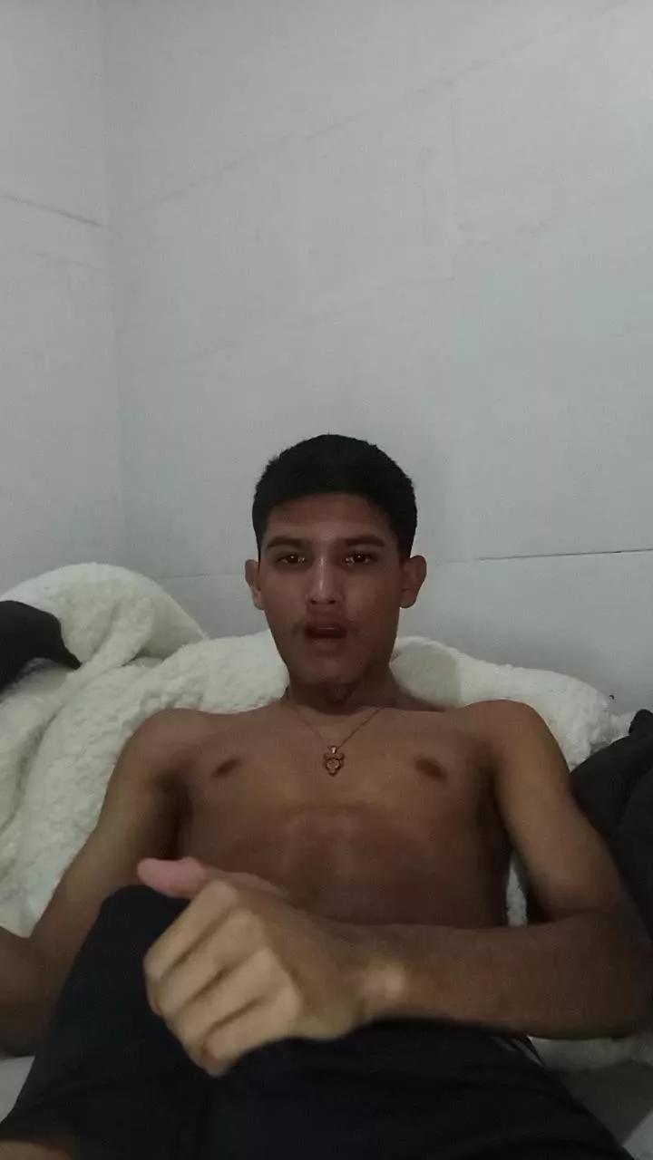 Vinni28463 webcams show profile image 