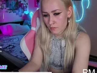 bunnyoflovess from CamSoda