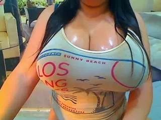 hillarysofia on CamSoda 