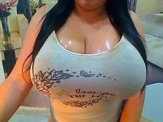 hillarysofia on CamSoda 