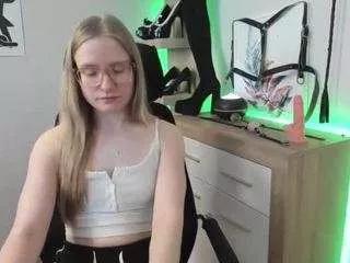 nancystar on CamSoda 