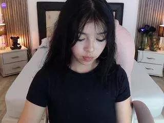 pettit-courtny from CamSoda