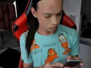 sara-slut from CamSoda