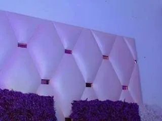 sarahh-sophia on CamSoda 