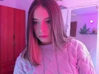 saralolo420 from CamSoda