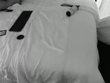 _toofunnysluts_ from Chaturbate