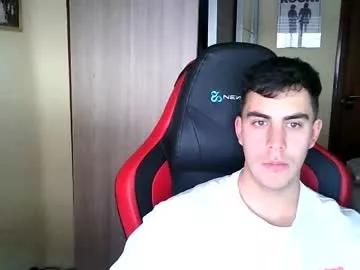aaronlavine from Chaturbate