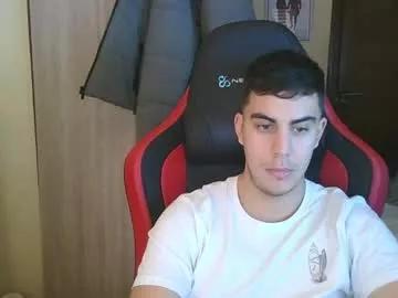 aaronlavine from Chaturbate