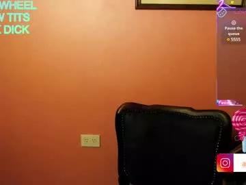 addictcouple2001 from Chaturbate