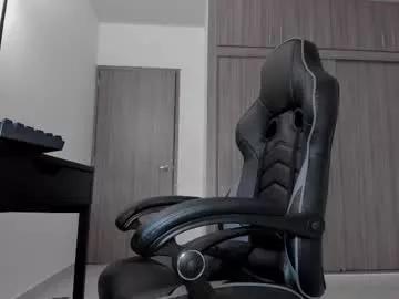alan_muscle from Chaturbate