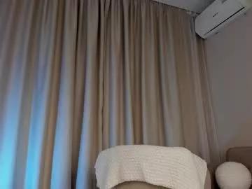 amazing_bitch from Chaturbate
