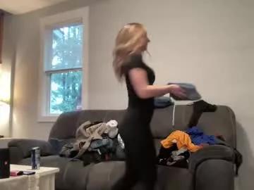 ariicutekitty from Chaturbate