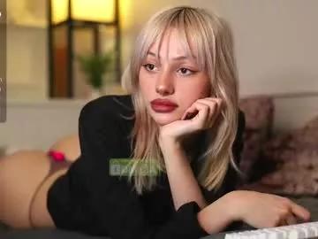 babeholly from Chaturbate