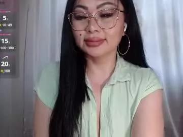 batari_giya from Chaturbate