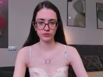 Bellacatlovesmeat from Chaturbate