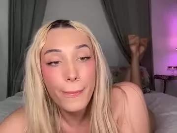 briiiibaby01 from Chaturbate