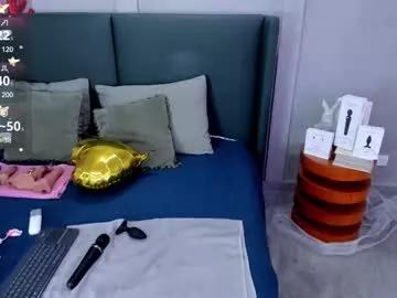 caramel_curls from Chaturbate