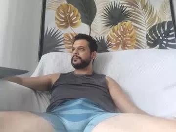 danado_da_praia from Chaturbate