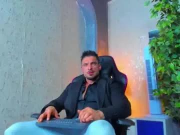 Dennis_cox_ from Chaturbate