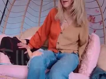 ells_palace from Chaturbate