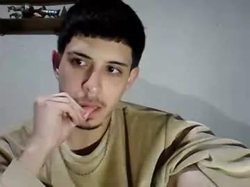 elvergonn2105 from Chaturbate