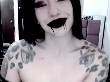 emearld_black from Chaturbate