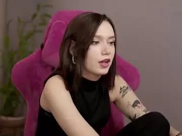 emelie_bloom_ from Chaturbate