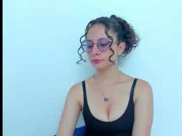 emma_belle02 from Chaturbate