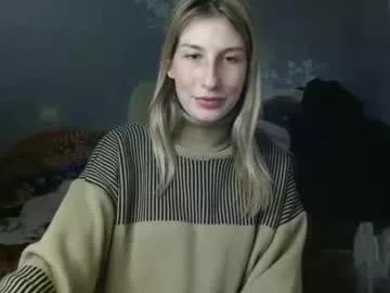 evelyn_21_m from Chaturbate