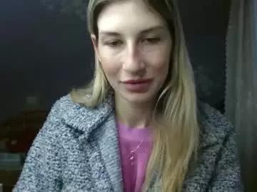 evelyn_21_m from Chaturbate