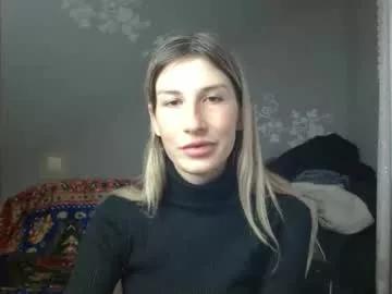 evelyn_21_m from Chaturbate