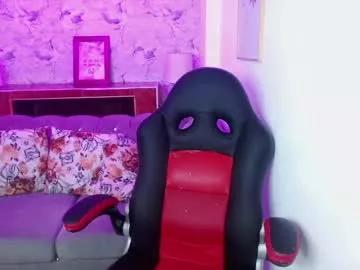 evelyn_rose_tk from Chaturbate
