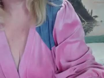 evelynloveshy from Chaturbate
