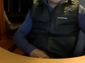 f33l1ngh0rny from Chaturbate