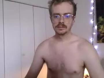 fizzyjustsnow420 from Chaturbate