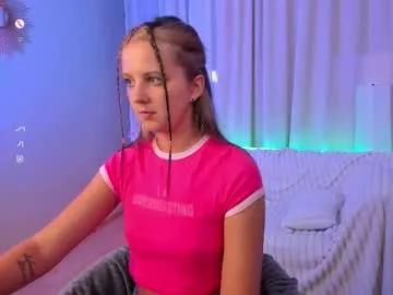 Fluffy_waffles from Chaturbate