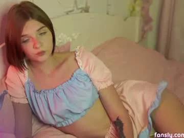 fluffyellie from Chaturbate