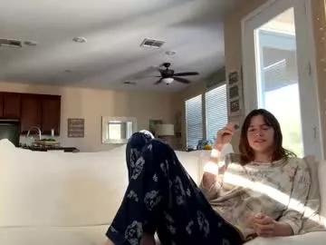 hellokitten123 from Chaturbate